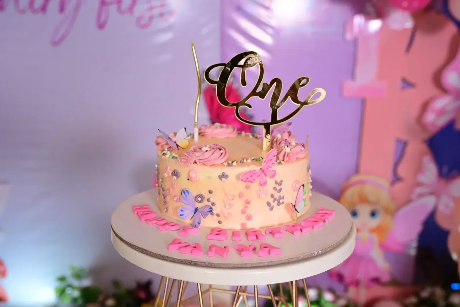 Birthday & Wedding Cakes (Custom)