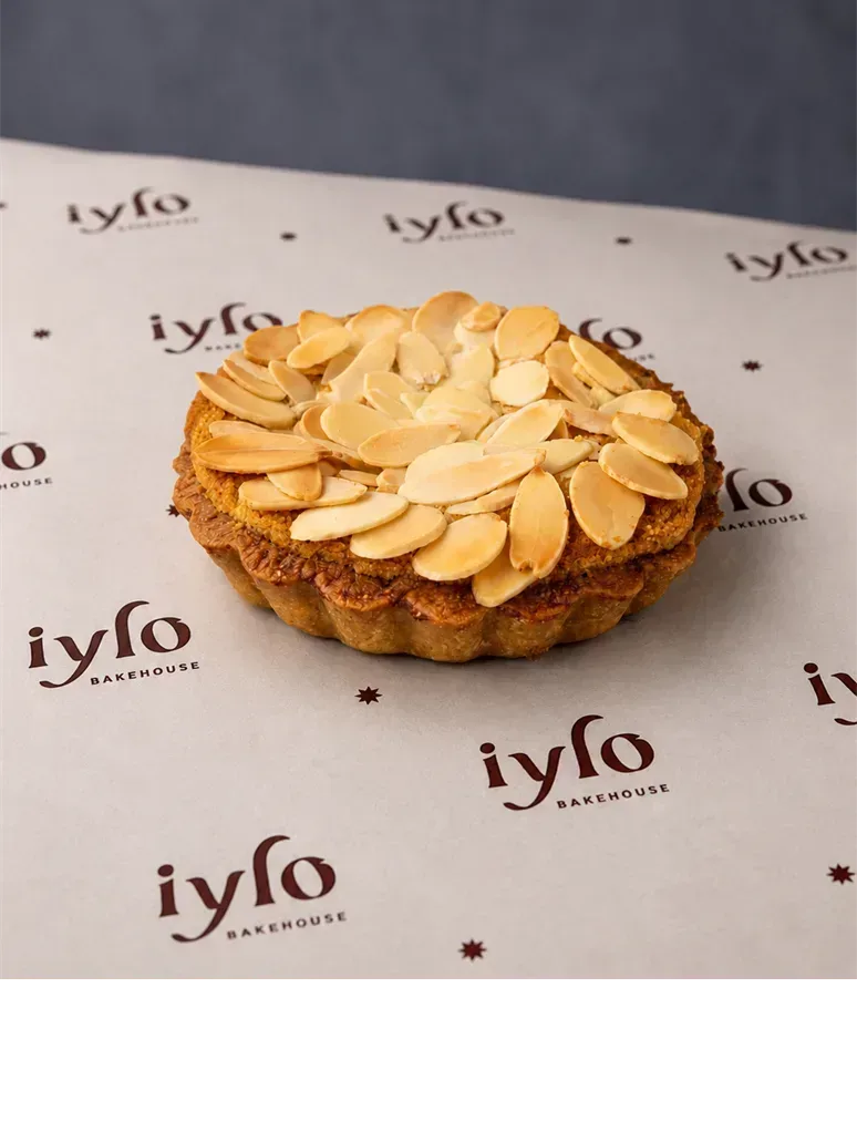 Almond mixed berry tart